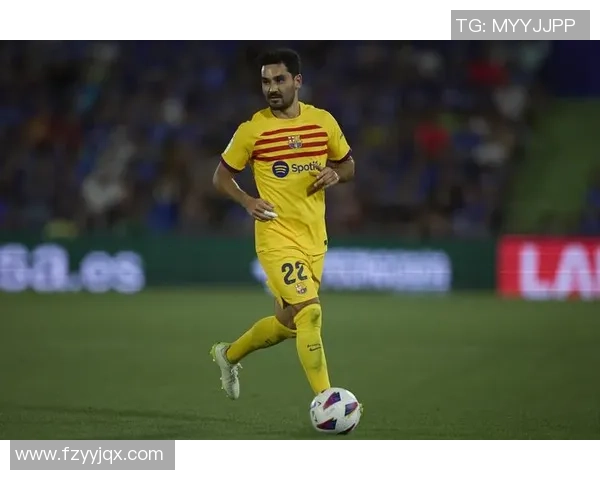 足球明星露鸟新浪引发热议球迷热情高涨社交媒体掀起讨论潮 足球明星露鸟新浪引发热议球迷热情高涨社交媒体掀起讨论潮